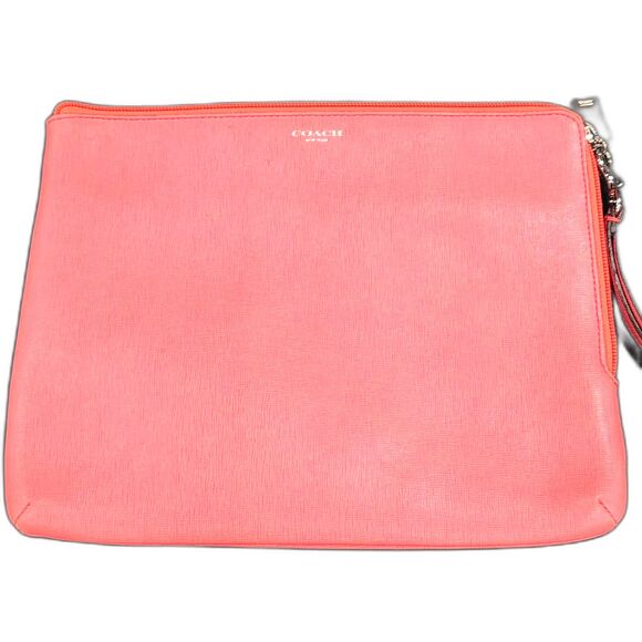 Coach table/I-pad case or large clutch/writstlet - Picture 2 of 6